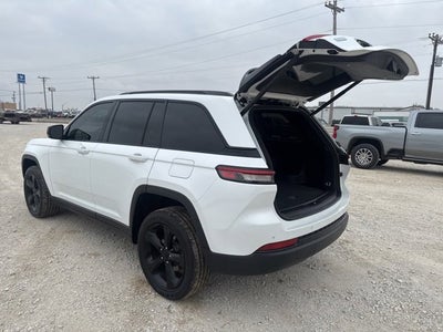 2022 Jeep Grand Cherokee Altitude