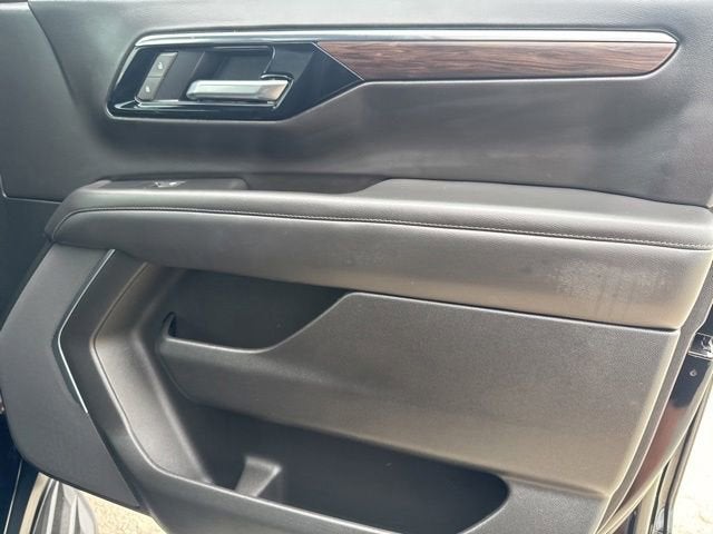 2025 Chevrolet Suburban LS