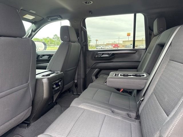 2025 Chevrolet Suburban LS