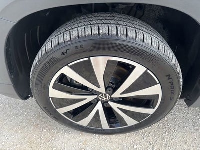 2024 Volkswagen Taos SE