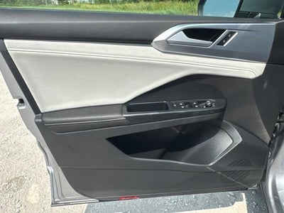 2025 Volkswagen Taos SE