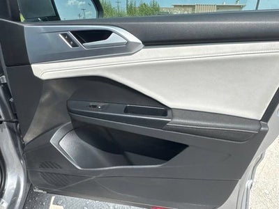 2025 Volkswagen Taos SE