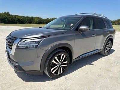 2023 Nissan Pathfinder Platinum