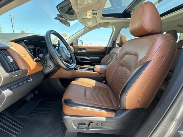 2023 Nissan Pathfinder Platinum
