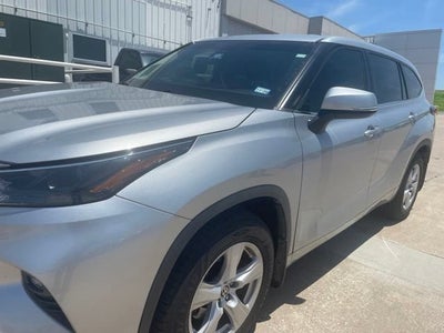 2022 Toyota Highlander LE