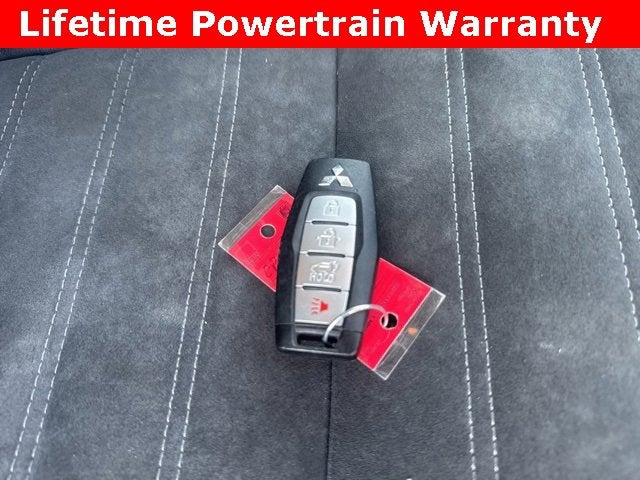 2023 Mitsubishi Outlander SE