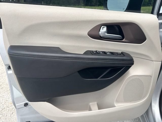 2024 Chrysler Voyager LX