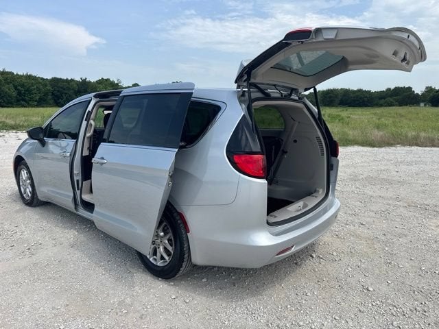 2024 Chrysler Voyager LX
