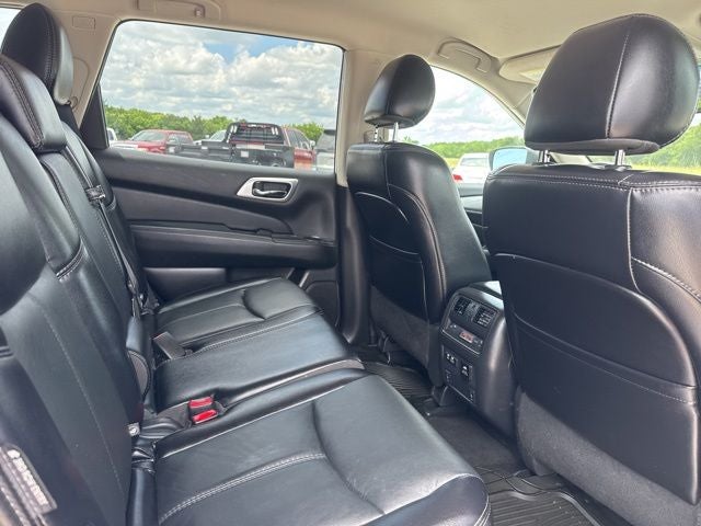 2020 Nissan Pathfinder SL