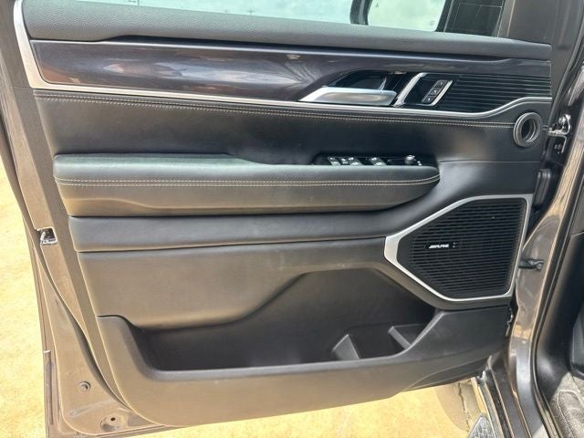 2024 Jeep Wagoneer Base