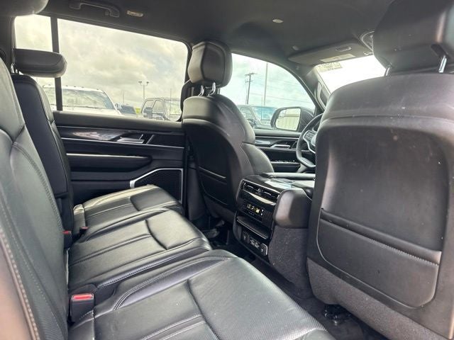 2024 Jeep Wagoneer Base