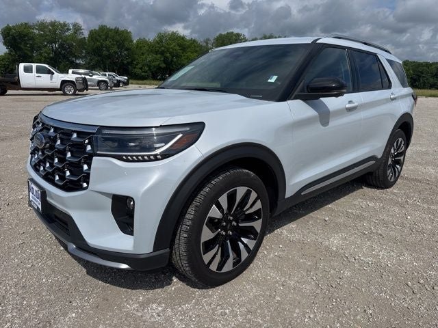 2026 Ford Explorer Platinum 4WD's photo
