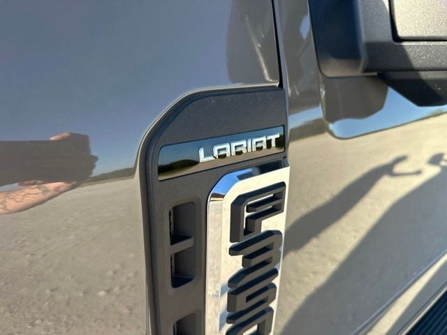 2026 Ford F-350SD Lariat DRW