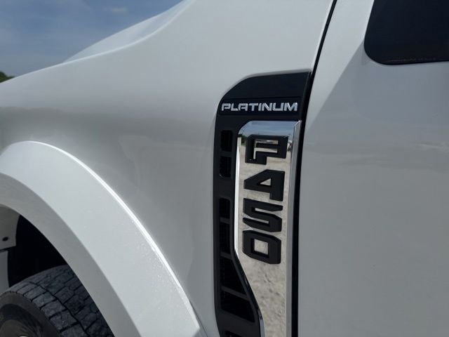 2025 Ford F-450SD Platinum