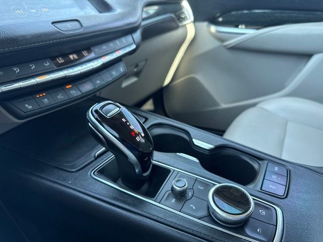 2022 Cadillac XT4 Premium Luxury