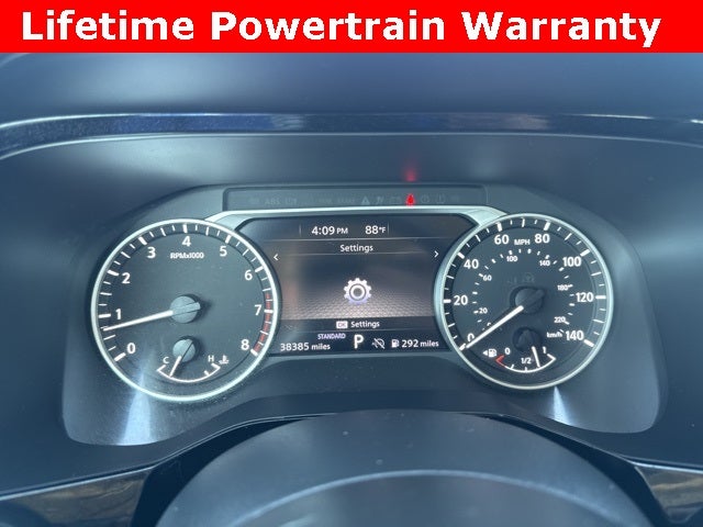 2024 Nissan Pathfinder SV