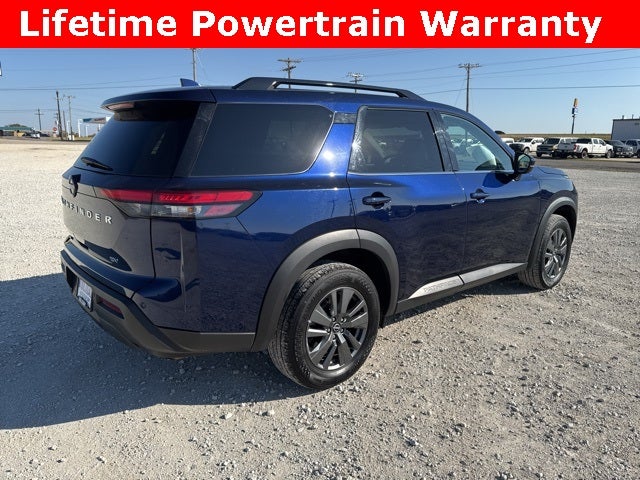 2024 Nissan Pathfinder SV