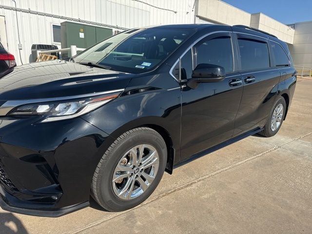 2023 Toyota Sienna XSE 7 Passenger