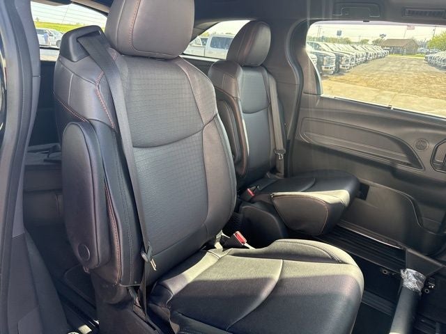 2023 Toyota Sienna XSE 7 Passenger