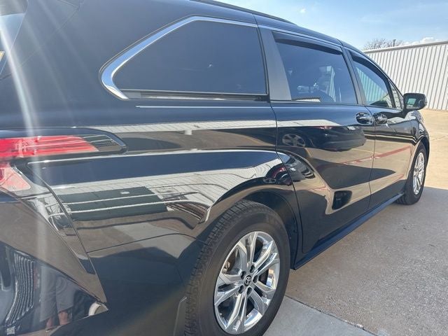 2023 Toyota Sienna XSE 7 Passenger