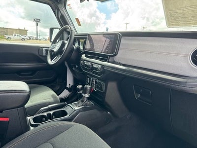 2024 Jeep Wrangler 4-Door Sahara 4x4