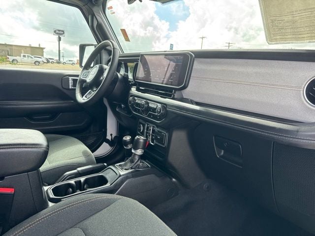 2024 Jeep Wrangler 4-Door Sahara 4x4