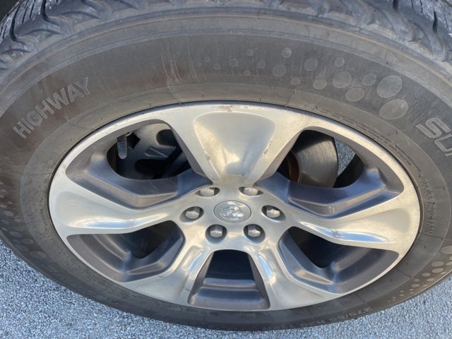 2024 RAM 1500 Laramie Crew Cab 4x2 5'7' Box