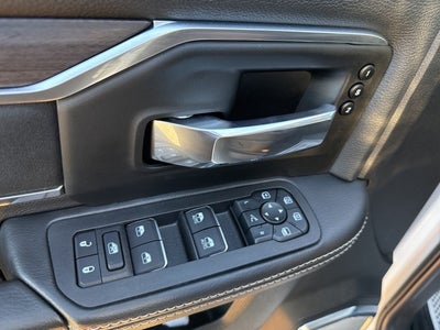 2025 RAM 3500 Laramie Crew Cab 4x4 8' Box